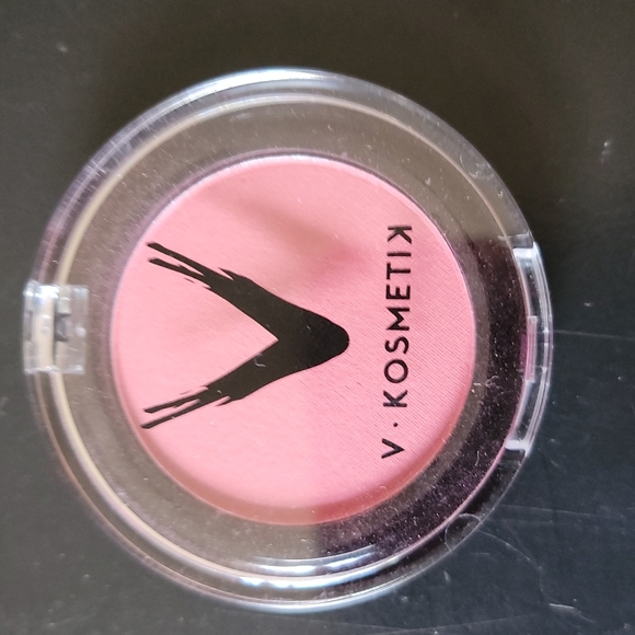 V. KOSMETIK BLUSH - Picture 1 of 2